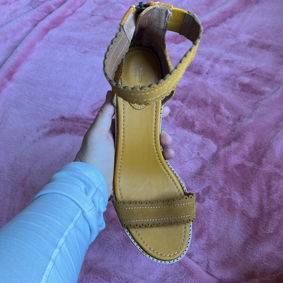 Frye Mustard Heels SIZE 10 - Picture 8 of 12